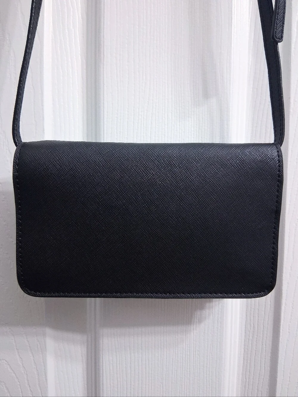 Henri Bendel Crossbody Purse Black Saffiano Leather Cardholder Wallet